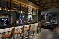 Moxy Patra Marina - bar