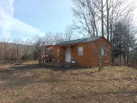 瀑布溪瀑布、伯吉斯瀑布和巖島州立公園之間的度假木屋 - 民宿