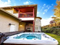 Spacious 5,000+ sq ft house, Close to PDX Airport