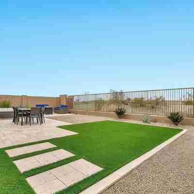 EAZY AZ Modern 2 bedroom townhouse on the 8th fairway of Estrella Mountain Ranch Hotel Exterior