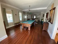 Historic Petunia Cottage: Large Renovated Victorian Excellent In-town Location - บังกะโล