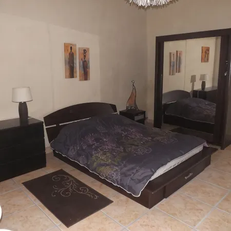 Urban premium ground floor cottage for 2-6 pers historic Fougeres, Label House of Fr. Hotels in Fougeres