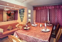 Hotel Uralskaya - Pet Friendly