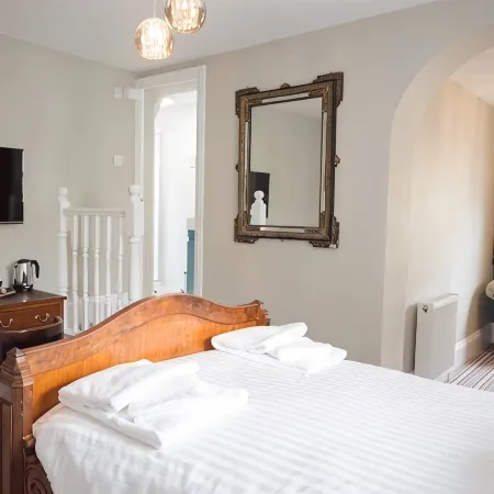 The Wayfarer Rooms