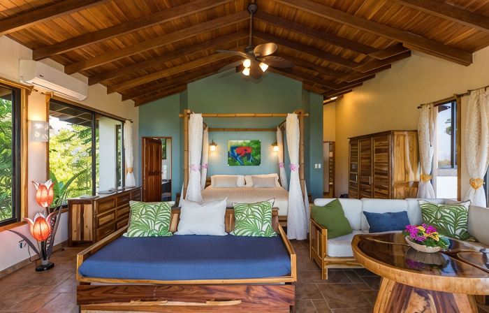 Casa Sea Breeze- Luxury OceanView Estate+50' Infinity Pool on 100 Acres