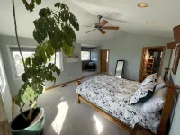 Elegant but practical retreat to maximize your enjoyment in beautiful HMB - 3-Star