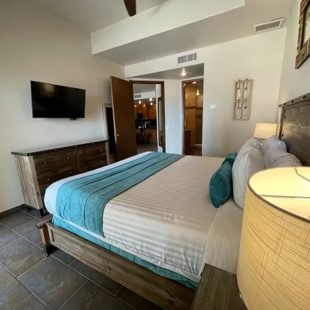 Beautiful Ground floor close to the pool-Also own adjacent unit