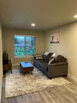 Private 1Bed 1Bath Guest Suite w/ 1 Parking Spot minutes from Edgefield - 무료 와이파이