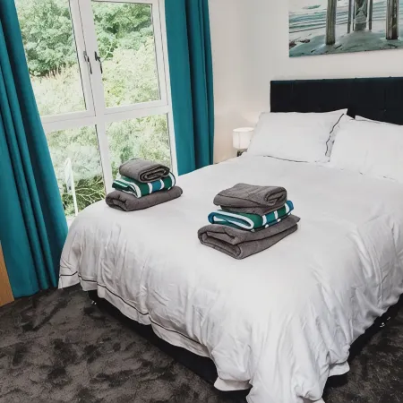 Beautiful seaside home, sea 400m, pub and coastal path. Sleeps 8. Pet friendly!