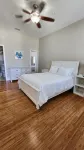 Beautiful two-story single family beach home with a private pool and ocean views - バルコニー