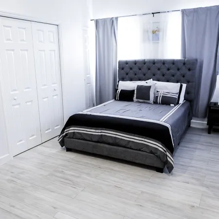 Townhouse w/Pool Near Beach, Airport & Supermarket