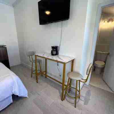 LUX 5 - Cozy 1-bed 1bath w/ WiFi, AC in a beautiful neighborhood in Nassau city Rooms