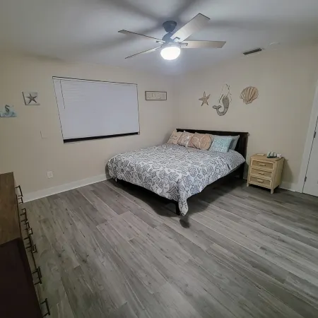 Heated Pool, Shopping, Restaurants, Beach's, Southern Exposure