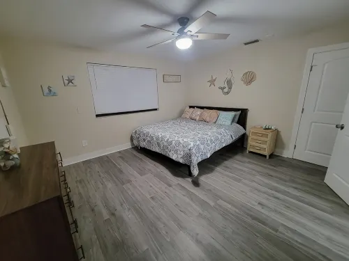 Heated Pool, Shopping, Restaurants, Beach's, Southern Exposure