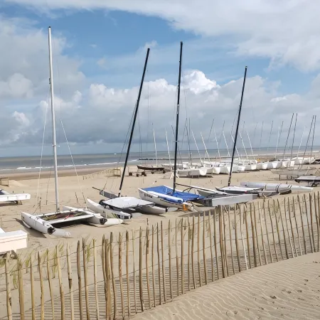 Getting a breath of fresh air by the sea between Bredene and De Haan