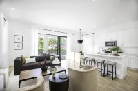 THE TERRANOVA, Heated Pool, 10 Min to 5th Ave/Beach5 min to US Open Pickleball - مسبح خاص