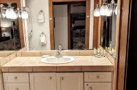 Awesome Beach Condo with A/C in Sunny Poipu, Kauai - 레지던스