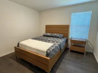 Charming 4-bedroom house in Anna with WiFi and AC アンナのホテル