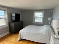 The Sunset Lighthouse Marblehead - Exclusive Waterfront 3brm/2.5bath Home - 4-Star
