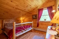 Cozy Adirondack Ski Cabin - balcony
