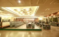 Savita Garden Inn - parkir