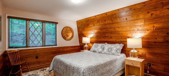 Pineapple Lodge: Mountain Vibes~Game Room~Grill~Loads of Space Hotels in Massanutten