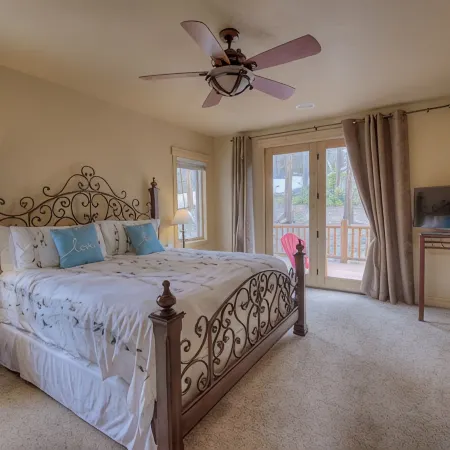 Luxury Cabin - views, location, perfect for families, 4 miles from Breckenridge