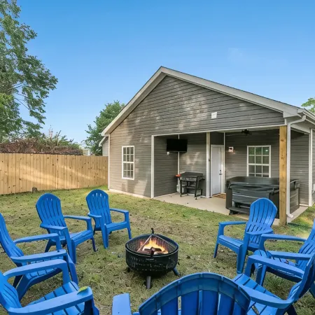Bourbon Run - HotTub/ Ark 30min/ Horse Park 12min/ Walk Downtown/ 4BR Sleeps 8