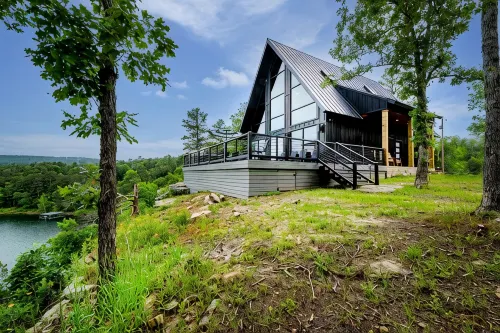 Eagle Bluff Cabin at Greers Ferry Lake - 4-Star