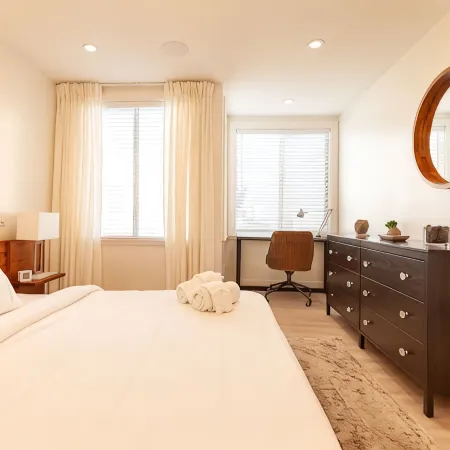 Luxury Beachfront Condo (2)