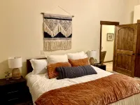 Newly Updated, Cozy and Spacious Condo! - 4 estrellas