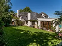Fernwood Manor Boutique Guest House Hotels near Bishopscourt
