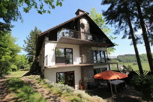 Cozy, comfortably furnished apartment for up to 7 people with balcony - Homestays