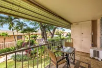 Across from Kamaole 2 Beach, Concrete Building, Well Maintained. - 4つ星