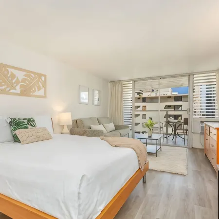 @marbella Lane - Stylish Island Stay w/ City Views