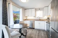Summer Getaway in Birch Bay w/ Pool • Hot Tub • 107 - 4-Star