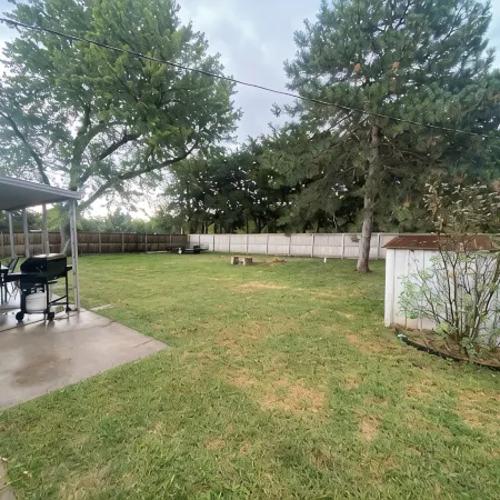 Cozy 2-Bedroom Home Near McPherson College/Park with Huge Yard- No Cleaning Fees