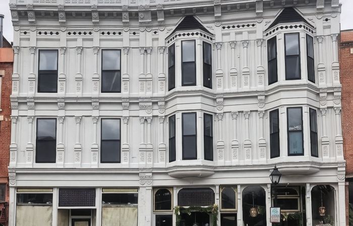 Ulysses Suites, Suite 301