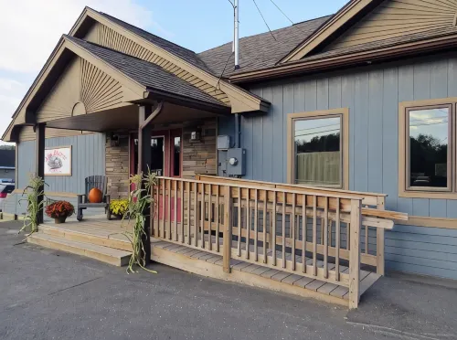 Riverview Retreat! Near Trails! - Homestays