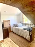 Quiet and secluded modern farmhouse 15 miles from the Buffalo River. - Wifi