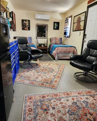 The Artists Cottage ~ Fun desert getaway - WiFi