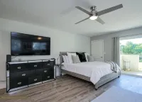 Gated community, private beach access, renovated condo!! - 3-Star