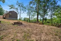 Lucky's Canoe & Kayak Cabin #1 - Caddo River Access! - Chalets