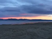 Luxury Lakeview Cabin w/Hot Tub, Pool, Sports Courts, Pickleball, Private Beach! - 小木屋