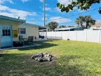 Swim Spa + Deck, 2 Blocks to Beach, Bikes + Kayaks, Surfboards + All Beach Needs - Balkon