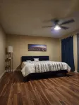Stylish 5 bed 2.5 bath, with loft, pool table, amazing outdoor bar, kid playset. - Bintang 4
