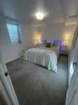 Spacious 5-bedroom house with AC and WiFi near downtown Littleton. - Wifi