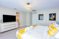 Spacious 5-bedroom villa in vibrant Las Vegas with AC, WiFi - Villas
