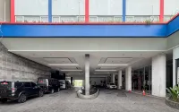 Grand Allison - parkir