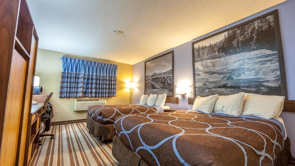 Super 8 by Wyndham Kamloops on the Hill